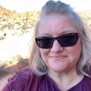 Meet your Posher, Niki